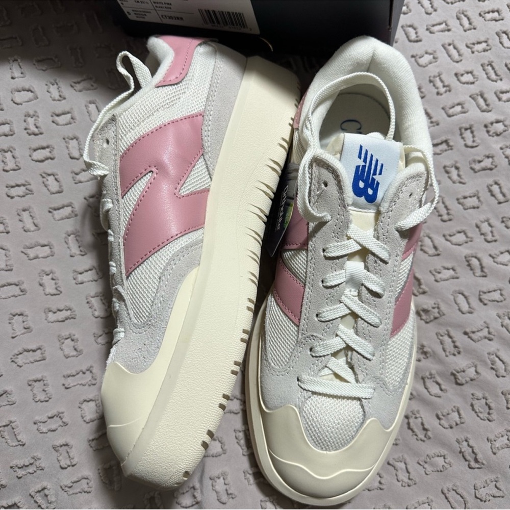 New Balance Women's Sneakers